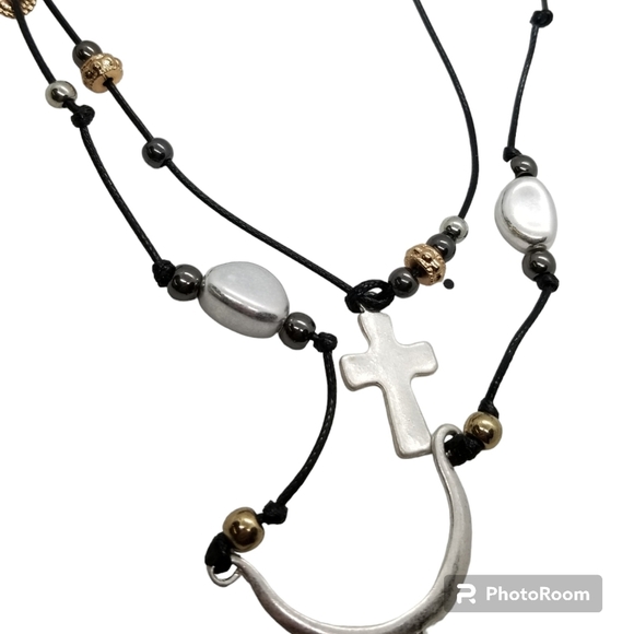 VINTAGE LAYERED SILVERTONED CROSS PENDANT & GOLD/ SILVER BEAD CORD NECKLACE - Picture 5 of 6